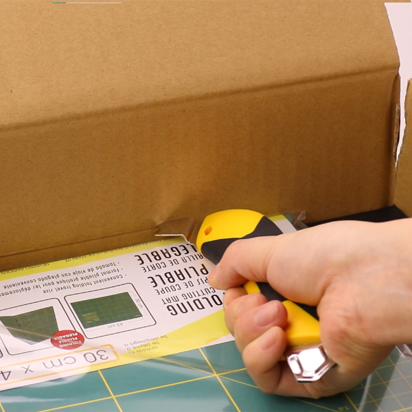 Нож сверхпрочный Olfa c многофункциональным выступом. Арт L8-AL