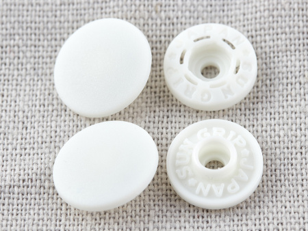 Кнопки пластиковые, с механизмом защелкивания при установке, 13 мм, цвет белый. Арт 444.13.WHIT