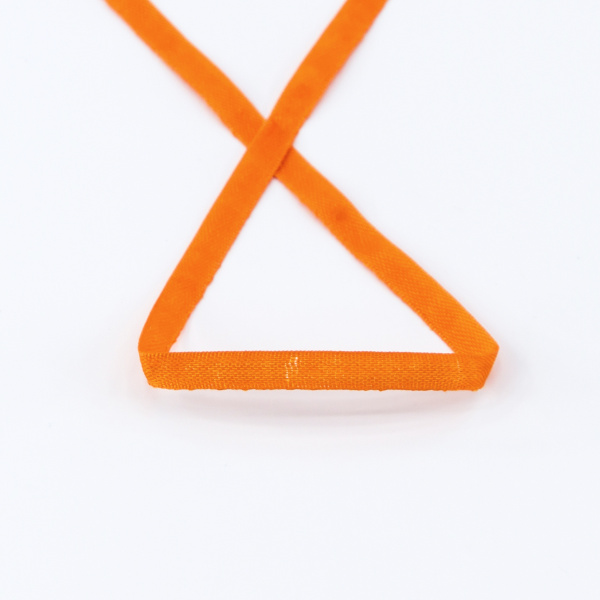 Лента для вышивания SAFISA на блистере, 4 мм, 5 м, цвет 61, ярко-оранжевый. Арт P111-4мм-61             