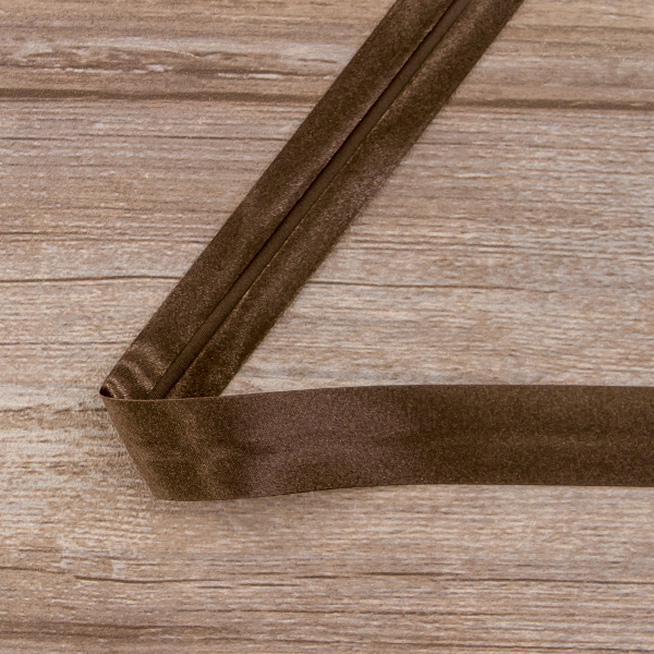 Косая бейка атласная 30 мм, 25 м, цвет 17, темно-коричневый. Арт 6260-30мм-17            