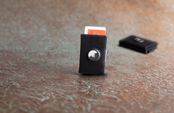 Чехол для карт TROIKA с вырезом для мужского SMART кошелька  APPLE AirTag®  . Арт WAL41/BK