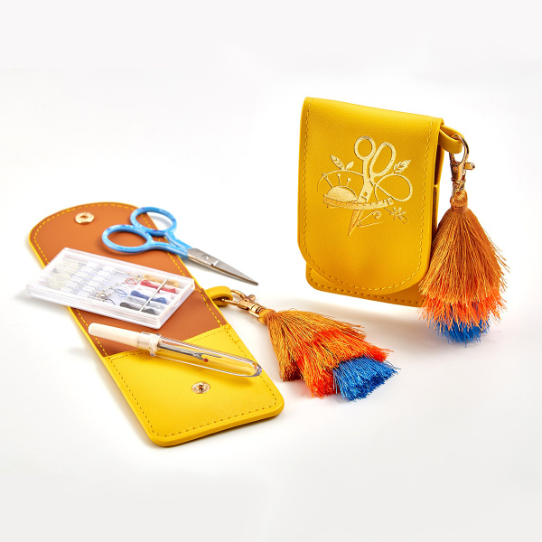 Швейный набор в стильном кошельке с кисточкой, 12 шт. в картонном прикассовом стенде. Арт N4391