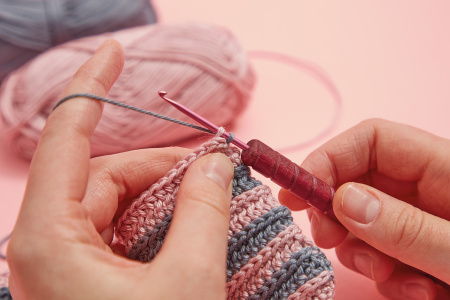 Крючок, вязальный с ручкой из древесины Амарант addiUnicorn Purpleheart №4, 16. Арт 597-2/4-16