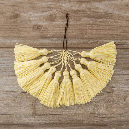 Кисть декоративная на шнуре, длина 70 мм, цвет кремовый. Арт KY - 02-col.PE - 4