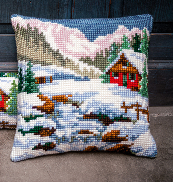 Набор для вышивания подушки "Зимний пейзаж". Арт PN-0150836