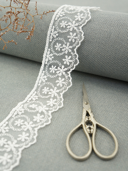 Кружево-вышивка на тюле, 45 мм, цвет белый, 100% полиэстер, 3,5 м. Арт T-1281.212