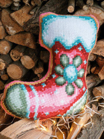 Набор для вышивания подушки "Новогодний носочек". Арт PN-0215336