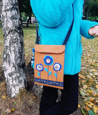 Набор для создания сумки из фетра "Синие цветы". Арт 30.001.02