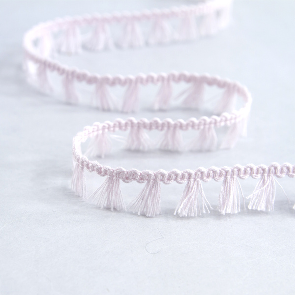 Тесьма декоративная, 16 мм, с бахромой, цвет бледно-розовый. Арт 2204/06