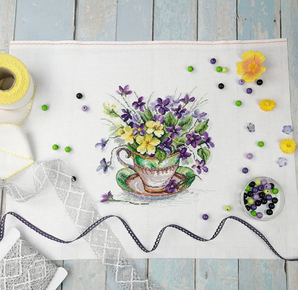 Набор для вышивания  "Калужница и фиалки". Арт 04.005.25