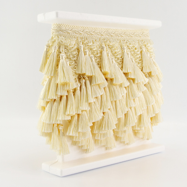 Тесьма с кисточками декоративная PASSAN цвет нежно-кремовый. Арт BPK - 019-col.PE - 80