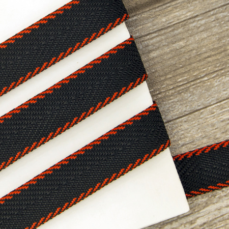 Тесьма ременная (стропа) PEGA черная с красными краями, 20 мм. Арт 836790120DT008  