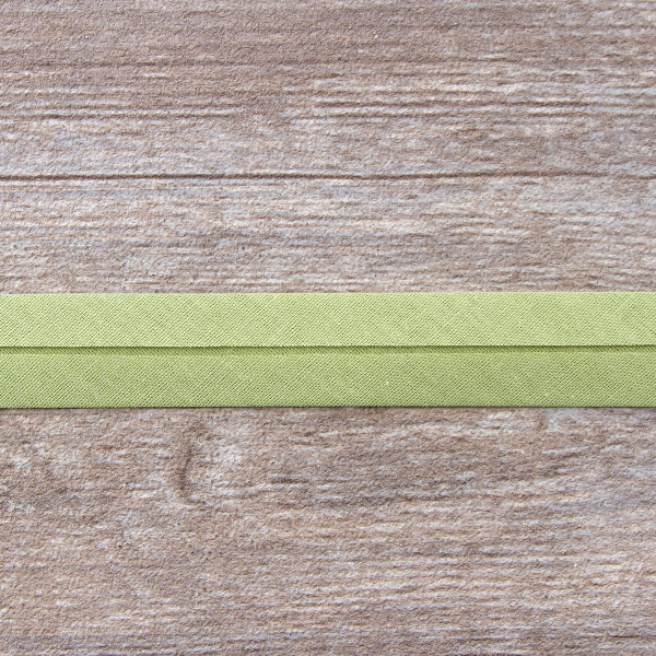 Косая бейка хлопок/полиэстер 20 мм, 25 м, цвет 123, светло-оливковый. Арт 6120-20мм-123           