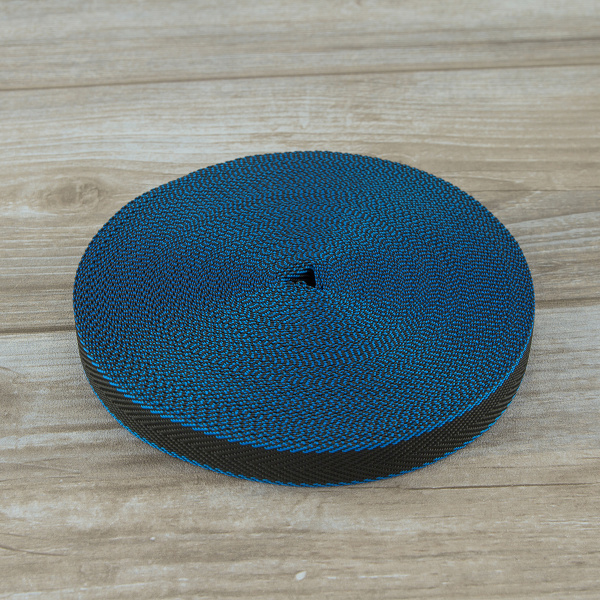 Тесьма ременная (стропа) PEGA черная с синими краями, 20 мм. Арт 836790120DT005   