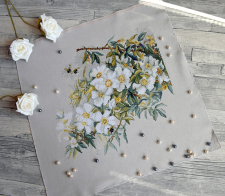 Набор для вышивания "Белый шиповник". Арт 06.002.73