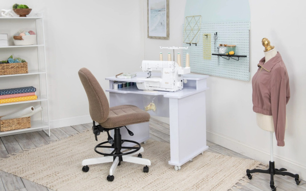 Стол раскладной SERGER CENTER для шитья на оверлоке. Арт KLA.SC-W001