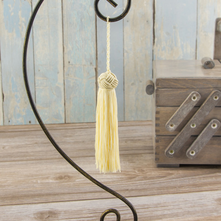 Кисть декоративная на шнуре, длина 120 мм, цвет кремовый. Арт KY - 07-col.PE - 4