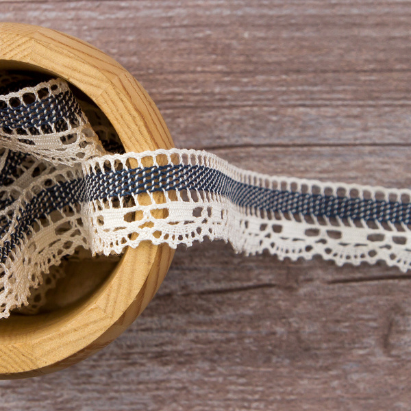 Мерсеризованное хлопковое кружево, 22 мм, цвет сливочный с синим. Арт 1745/F9