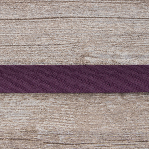 Косая бейка хлопок/полиэстер 20 мм, 25 м, цвет 130, сливовый. Арт 6120-20мм-130           