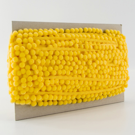 Тесьма с помпонами, диаметр 10 мм, цвет бледно-желтый. Арт PA-18-col.115