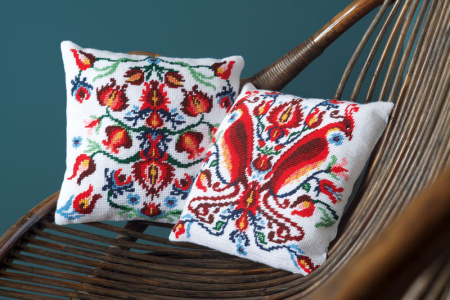 Набор для вышивания подушки "Фольклер". Арт PN-0168442