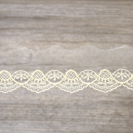 Вышивка на тюле, 36 мм, цвет экрю. Арт I644/02