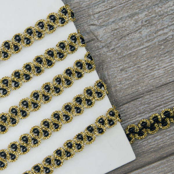 Тесьма PEGA тип отделочная, цвет черный с золотом, 13 мм. Арт 844167113DA002          