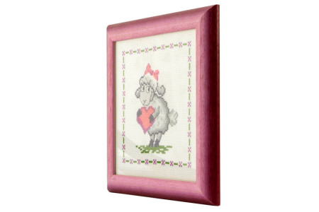 Вышитая картина "Влюбленная овечка". Арт Модель 01.029.02