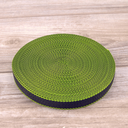 Тесьма ременная (стропа) PEGA черная с зелеными краями, 20 мм. Арт 836790120DT003   