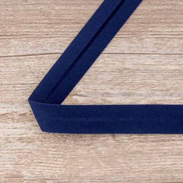 Косая бейка хлопок/полиэстер 20 мм, 25 м, цвет 15, темно-синий. Арт 6120-20мм-15            