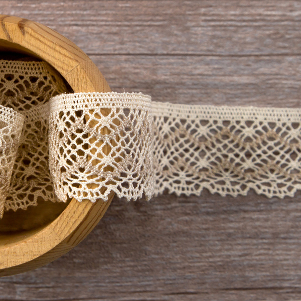 Мерсеризованное хлопковое кружево, 35 мм, цвет сливочный с бежевым. Арт 1880/R0