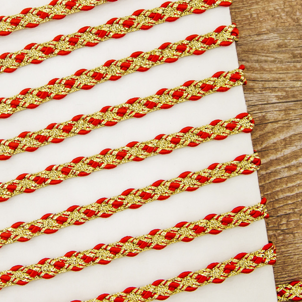 Тесьма PEGA тип декоративная люрексная, цвет красный с золотом, 6,5 мм. Арт 881115517DA701          