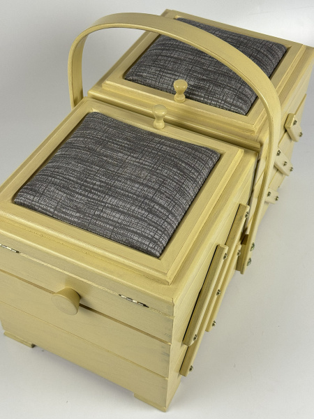 Шкатулка для рукоделия, бук, 3 этажа, светлый. Арт 31/151/1 