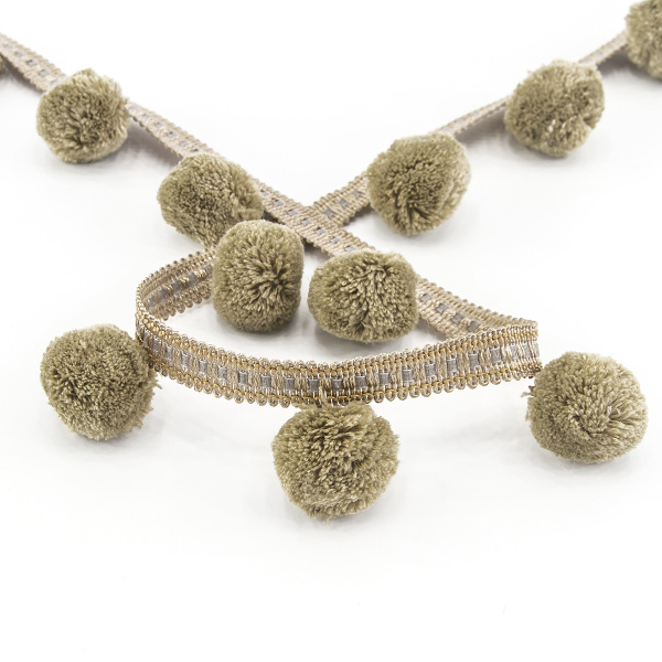 Тесьма с помпонами PASSAN цвет льняной. Арт PT - 500-col.PE - 82