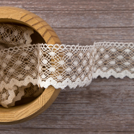 Мерсеризованное хлопковое кружево, 30 мм, цвет белый с бежевым. Арт 2021/Z1
