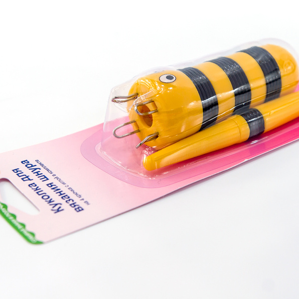 Куколка для вязания шнура на 4 крючка с иглой в комплекте. Арт 880                     