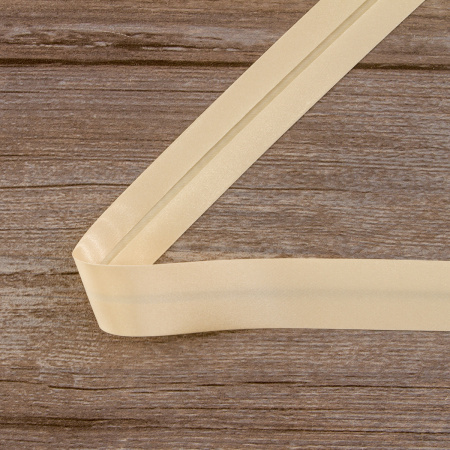 Косая бейка атласная 30 мм, 25 м, цвет 21, персиковый айвори. Арт 6260-30мм-21            