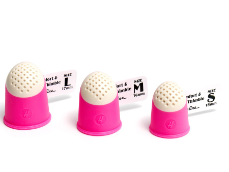 Пластиковые наперстки, 3 размера, 30 шт. в прикассом стенде. Арт 226P.DB