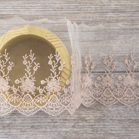 Вышивка на тюле, 87 мм, цвет розовый. Арт I646/F3