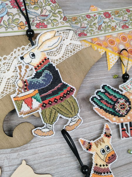 Набор для вышивания на пластиковой канве "Народные игрушки"". Арт 23.001.16