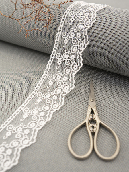 Кружево-вышивка на тюле, 42 мм, цвет белый, 100% полиэстер, 3,5 м. Арт T-2443.212