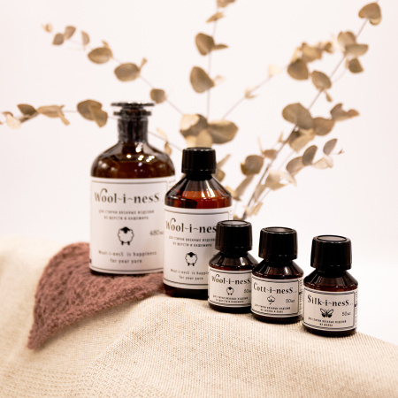 Средство "WOOl~I~NESS" для стирки изделий из шерсти и кашемира, 240 мл. Арт 002240