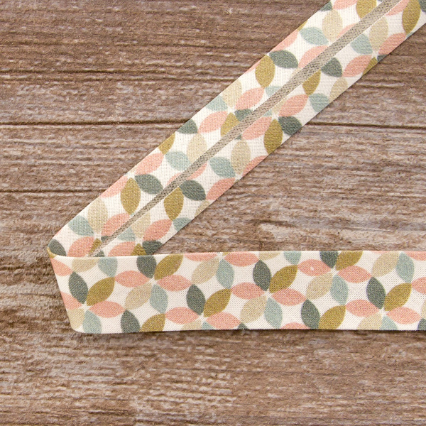 Косая бейка с рисунком SAFISA, арт.6630, 20 мм, 20 м, цвет 02. Арт 6630-20мм-02