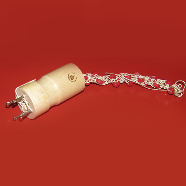 Куколка круглая на 4 крючка, для вязания шнура с иглой в комплекте. Арт 680-4                   