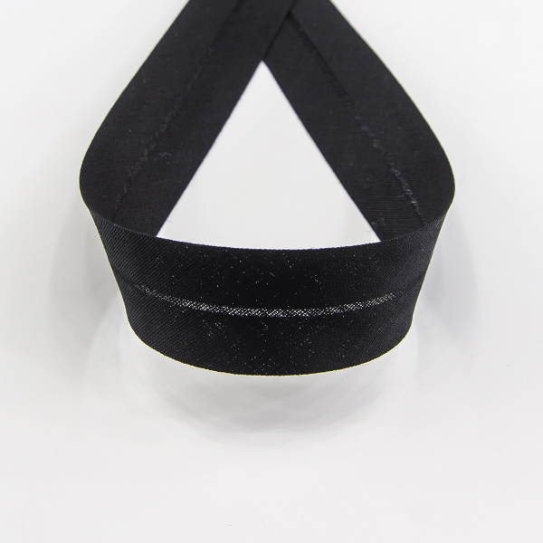 Косая бейка хлопок/полиэстер 20 мм, 25 м, цвет 01, черный. Арт 6120-20мм-01            