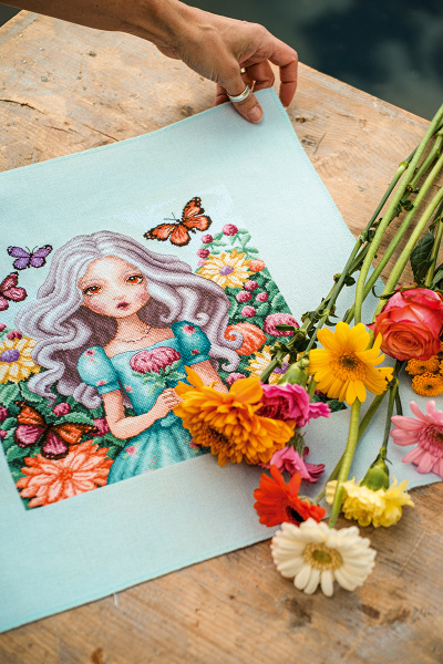 Набор для вышивания "I hold every dahlia". Арт PN-0206839