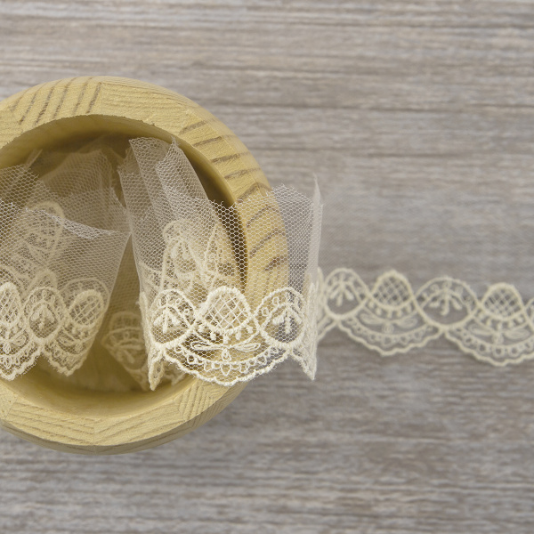 Вышивка на тюле, 36 мм, цвет экрю. Арт I644/02