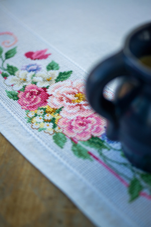 Набор для вышивания скатерти "Цветы и бабочки". Арт PN-0164423