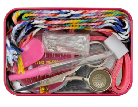 Набор дорожный в жестяной коробочке "Горошки", цвет розовый в белый горошек. Арт PT.699.DB-2             