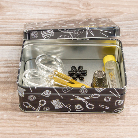 Швейный набор Hemline Gold в жестяном органайзере, размер S, 5 предметов. Арт PT.TINS.S.HG